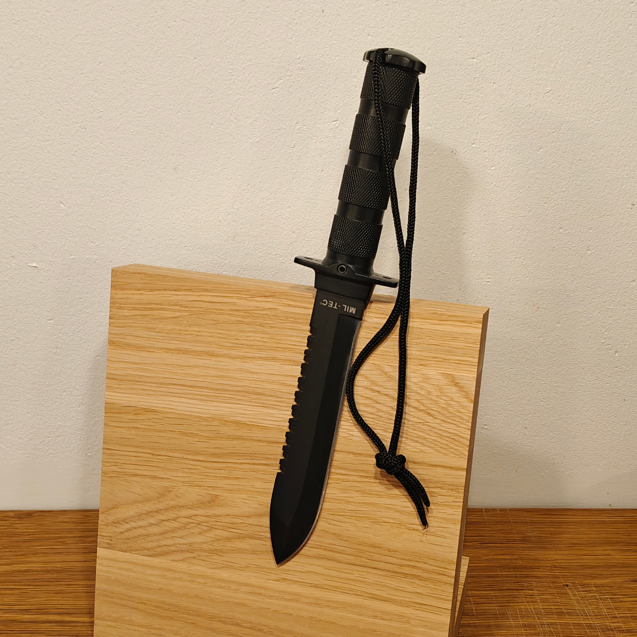 Mil-Tec Outdoorkniv med etui